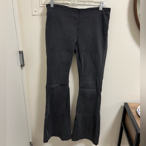 Free People Flared Leg Mid Rise Pull-On Stretch Jeans Size 28 - Picture 2 of 5
